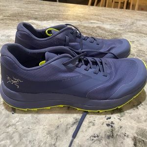 ARC’TERYX Trail Running Shoe WOMENS 9